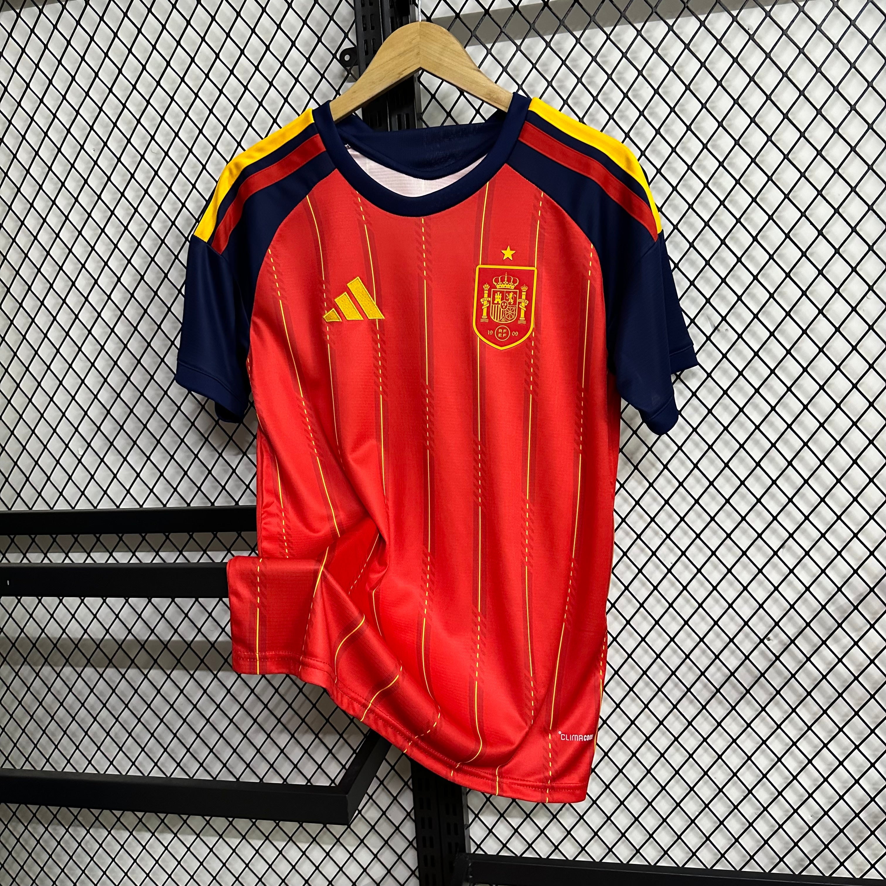Spanien VM 2026 hemmatröja med Adidas-logga